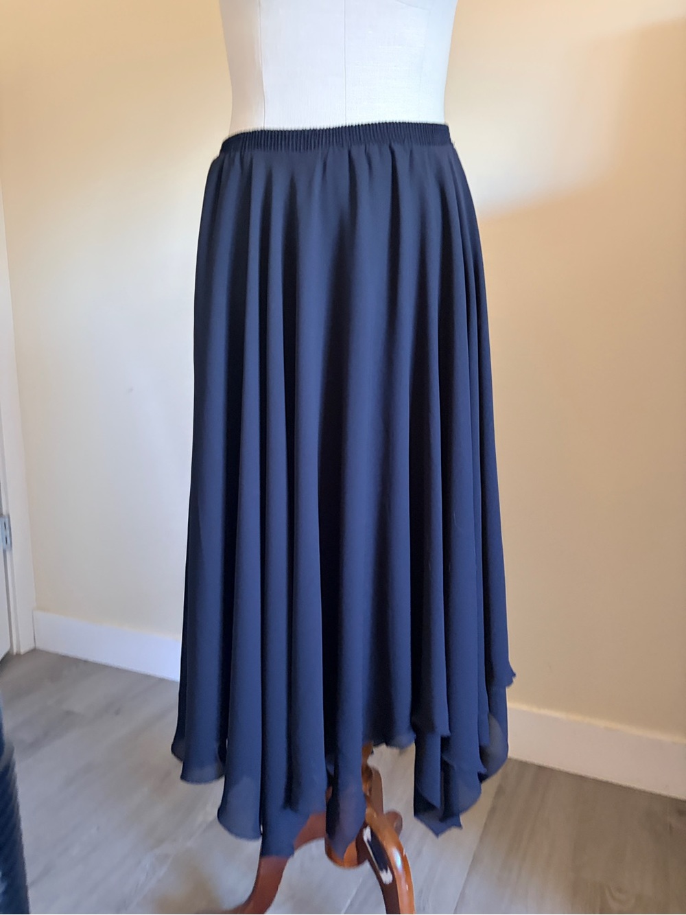 Vintage 80’s SiaSia New York Swing Skirt in Black, Size Small.